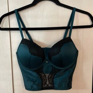 Victoria Secrets bralette Size 32 C PUSH UP BRA